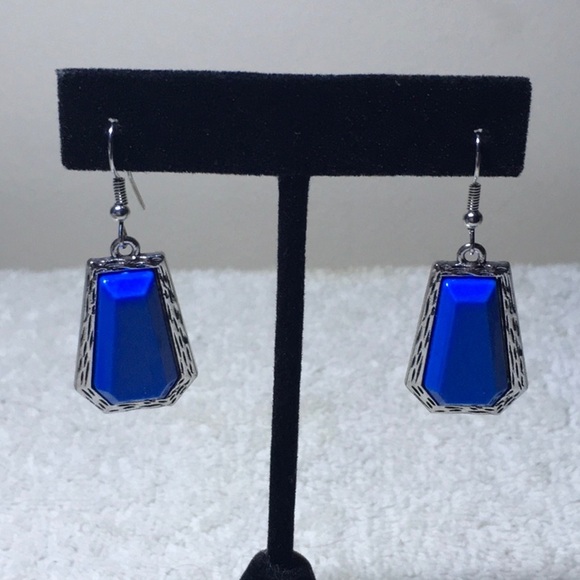 Vintage Geometric Dangle Earrings in Blue and Silvertone Metal (2in) - Picture 1 of 4